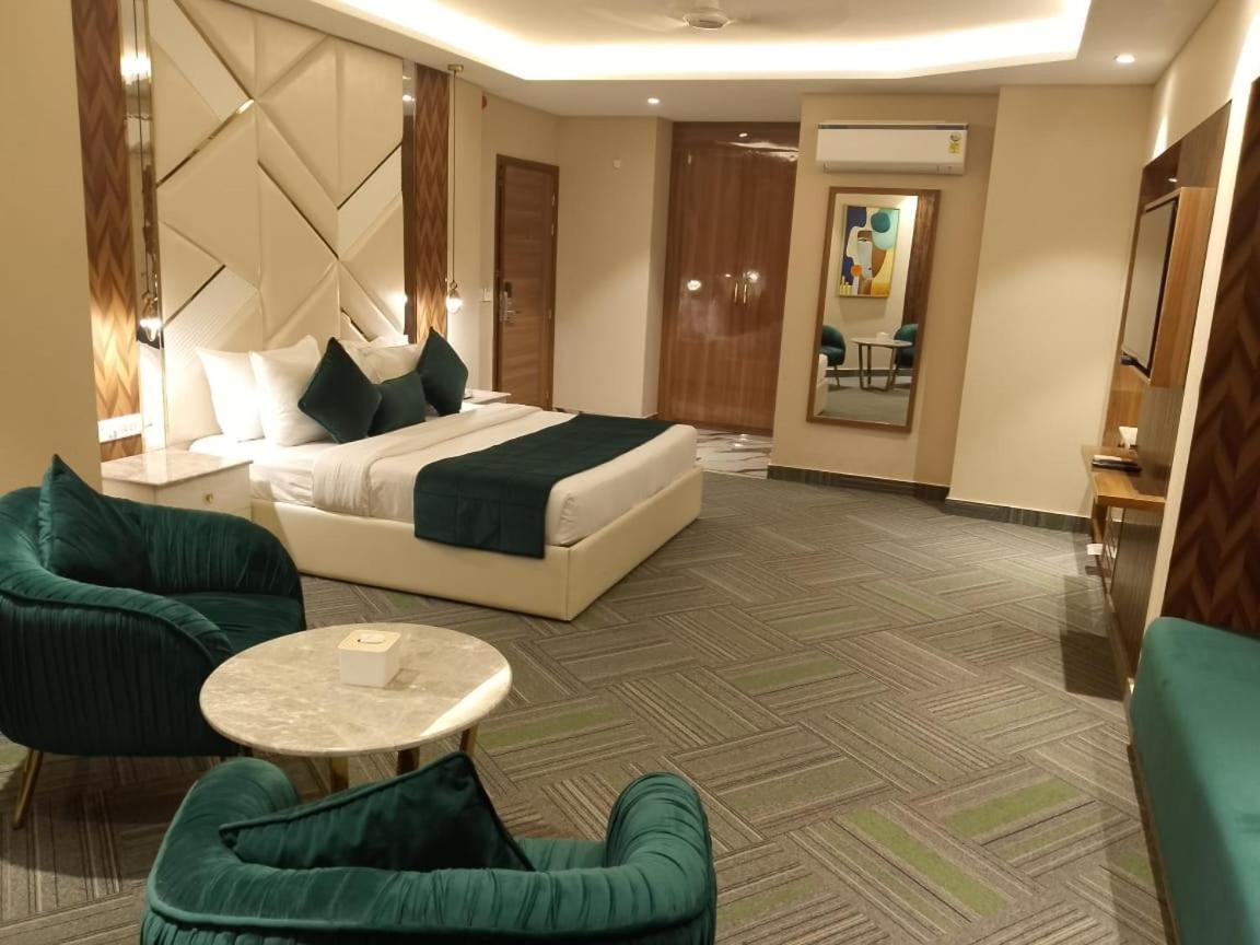 Airport Hotel Ramhan Palace Mahipalpur Ню Делхи Екстериор снимка