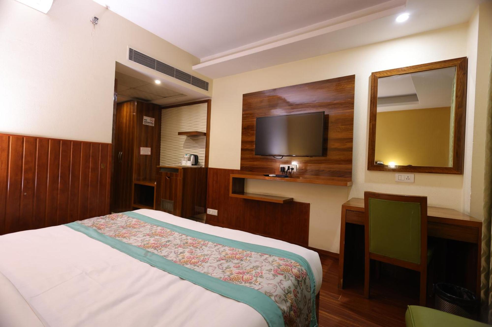 Airport Hotel Ramhan Palace Mahipalpur Ню Делхи Екстериор снимка