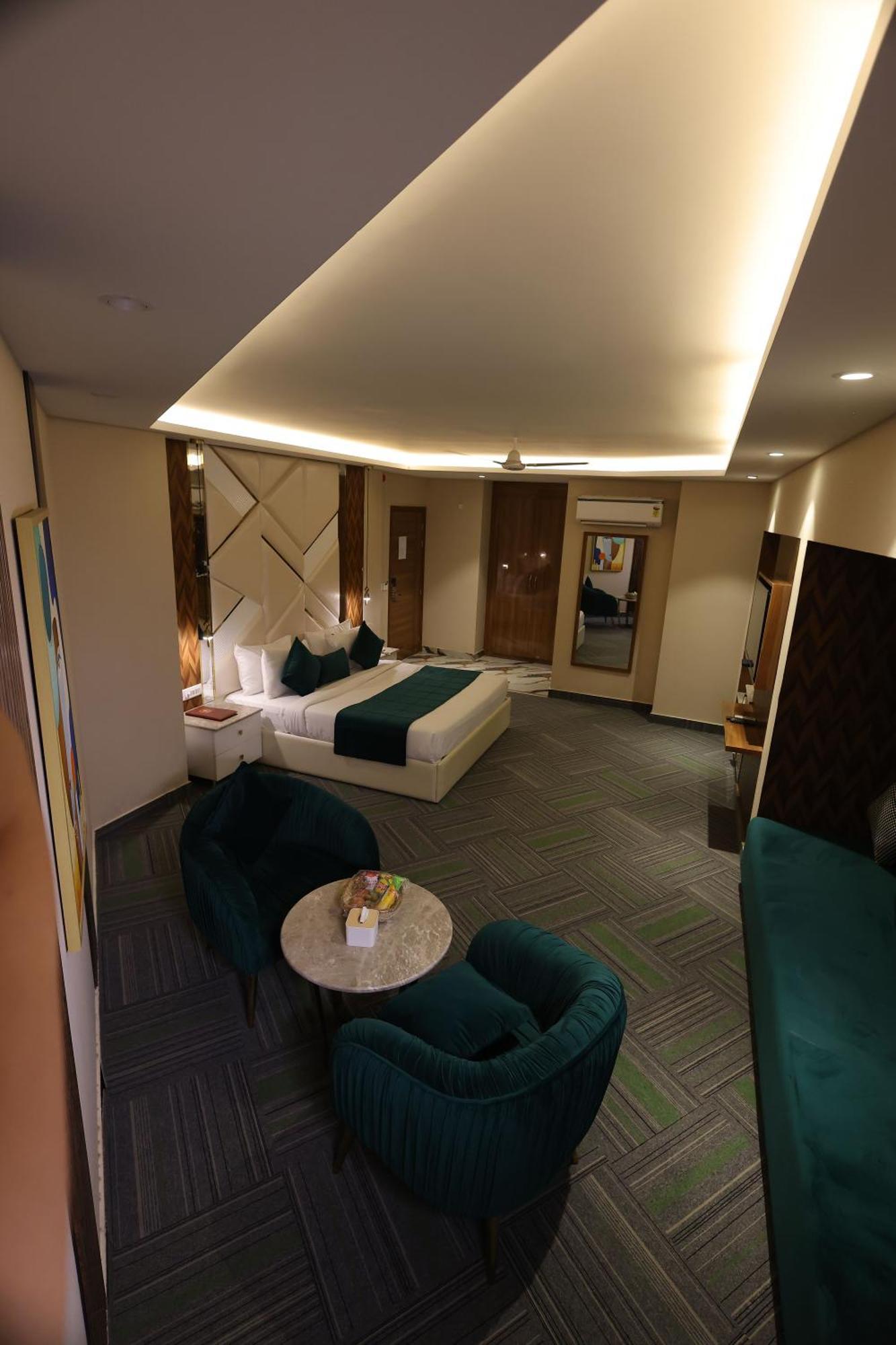 Airport Hotel Ramhan Palace Mahipalpur Ню Делхи Екстериор снимка