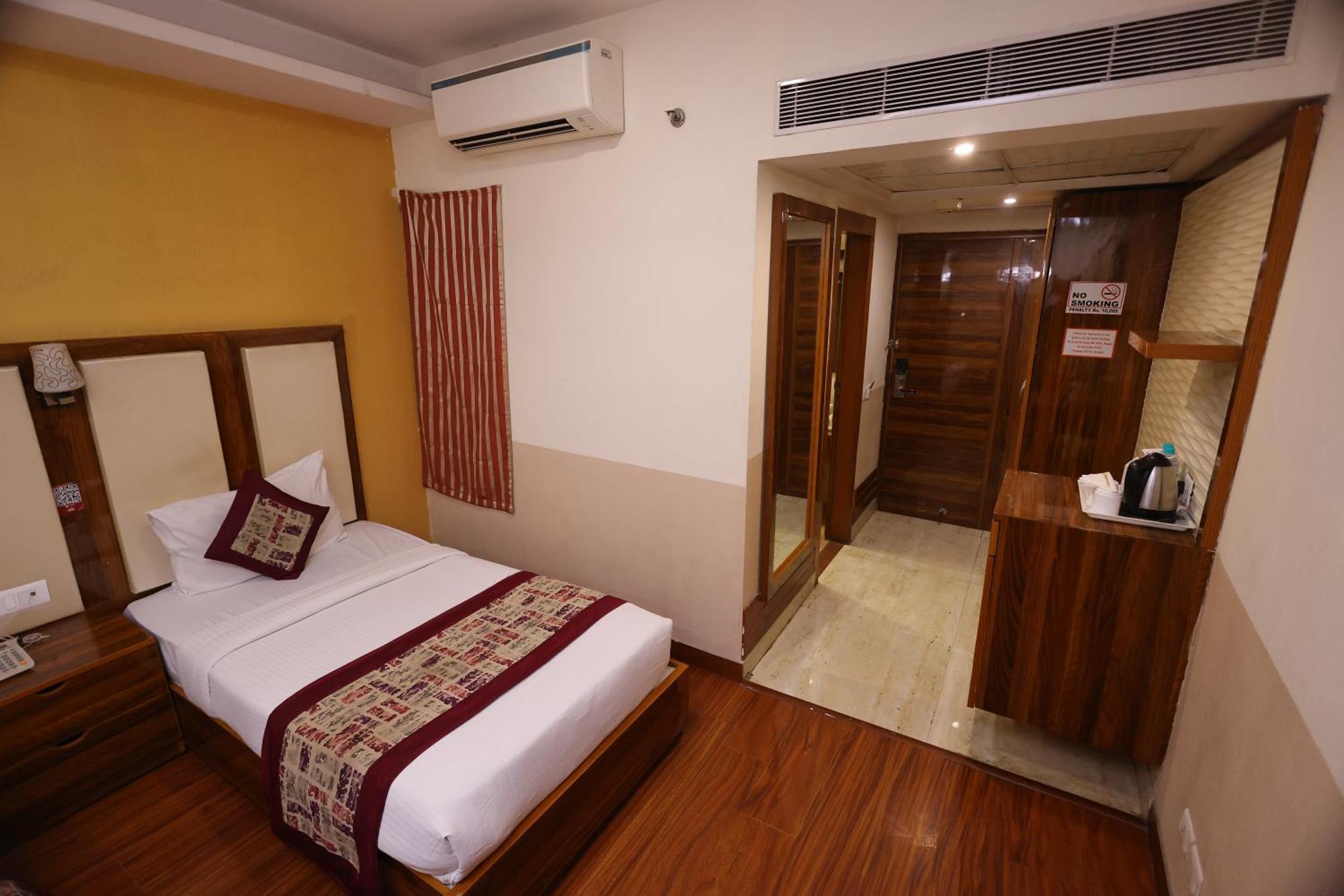Airport Hotel Ramhan Palace Mahipalpur Ню Делхи Екстериор снимка