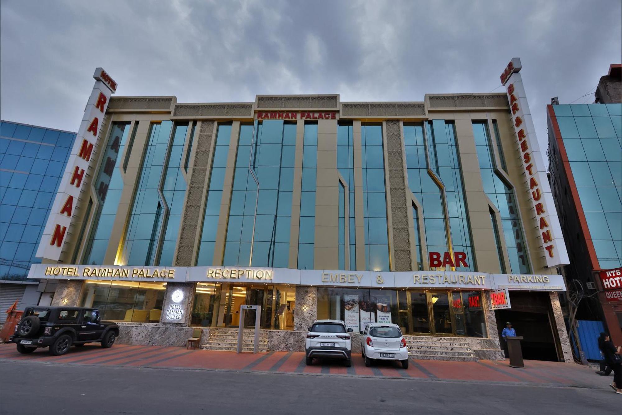 Airport Hotel Ramhan Palace Mahipalpur Ню Делхи Екстериор снимка